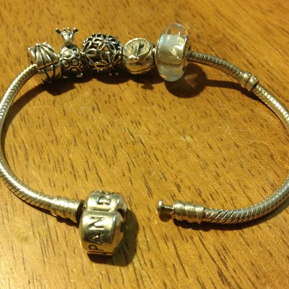 Pandora bracelet 7.5