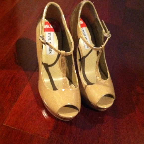 ❌SOLD❌Steve Madden t strap heels