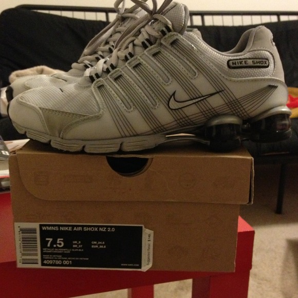 ⚠Hold for maryveggaz until 6pm 03/04/13...