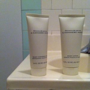Donna karen body cleansing lotion n body lotion
