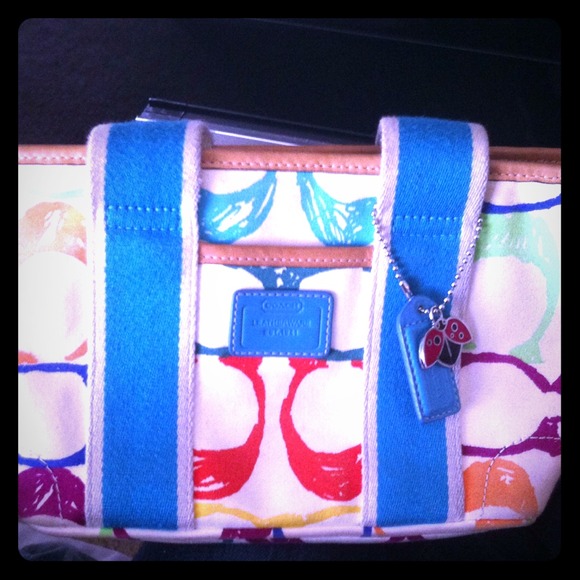Authentic Cute coach purse!!