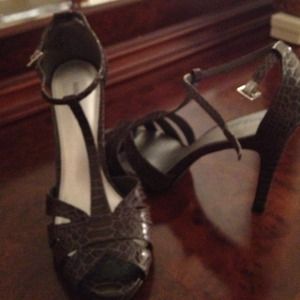 Used in box Nine West Grey "Aferditax5" 3" heels