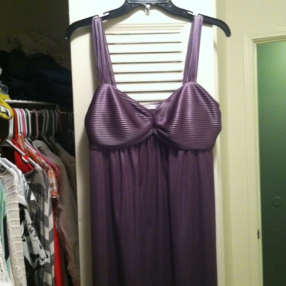 Gray dress. Perfect for going out on a nice date!