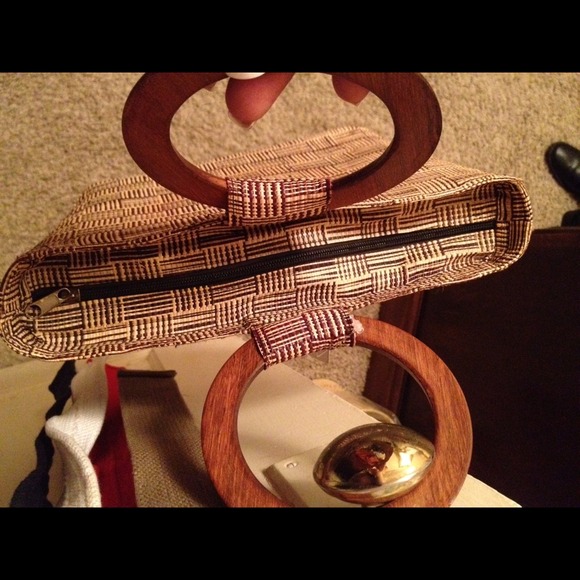 Interwoven Beige Paris Totes Handbag - Picture 3 of 4