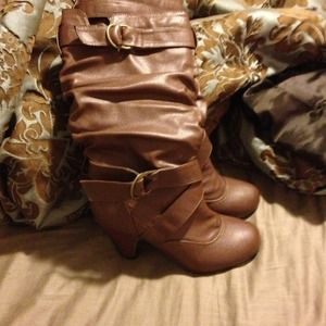Brown boots very cute
