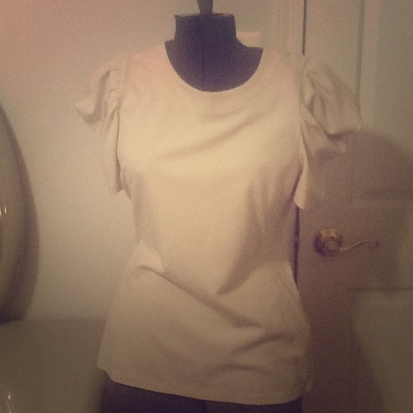 🎀SOLD🎀French Connection cream top - Picture 1 of 4