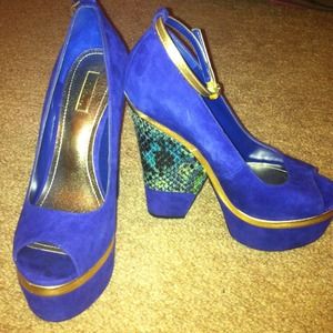 👹👹SOLD👹👹Wild wage/heel UNIQUE shoes