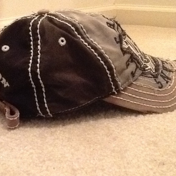 😘😘SOLD😘😘True Religion baseball cap - Picture 3 of 4