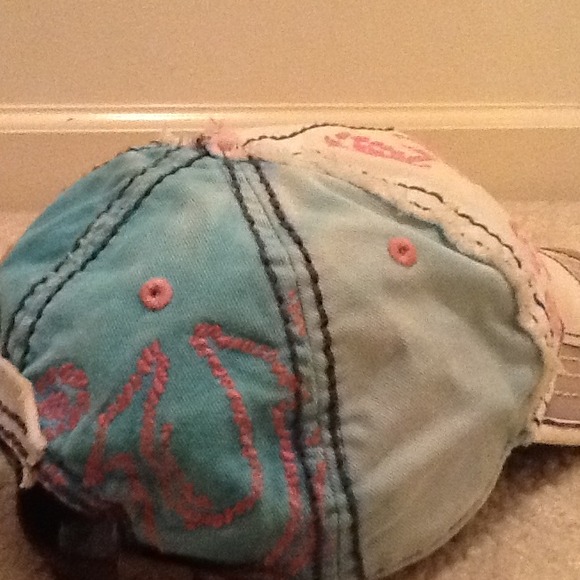 😳😳Sold😁😁True Religion hat - Picture 2 of 4