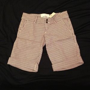 Abercrombie & Fitch tan shorts