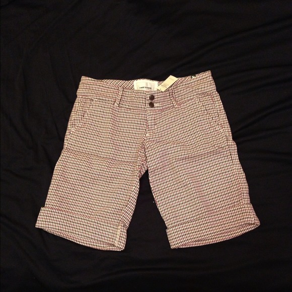 Abercrombie & Fitch tan shorts