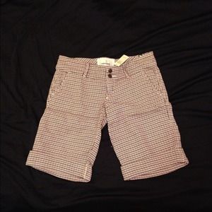 Abercrombie & Fitch tan shorts