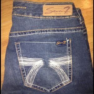 💢SOLD💢Seven Denim Topstitched Capri's