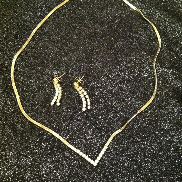 Necklace & Matching Earrings - Picture 2 of 3