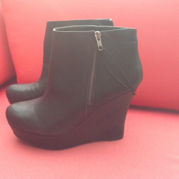 Black Leather Platform Wedge Boots Booties 9.5 new