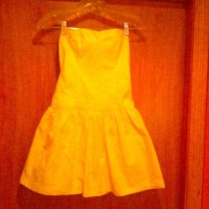 Little yellow dress