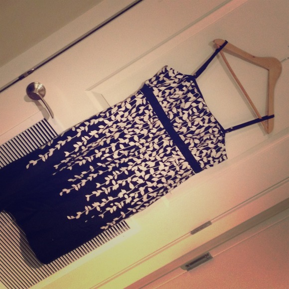 Fun and Sexy LOFT sundress, like new!