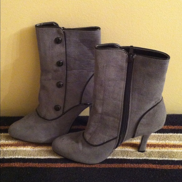 Laura Scott Boots - New Grey Victorian style ankle boots