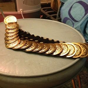 ⬇️REDUCED ⬇️Unique gold belt.