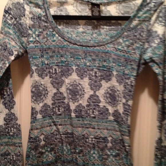 SOLD. Light sheer blue top - Picture 2 of 3