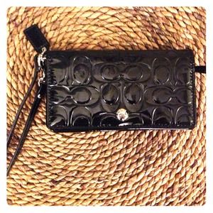 @pnorman NWT Coach Patent Leather wallet