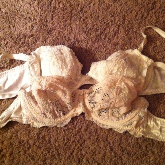 2 VS bras