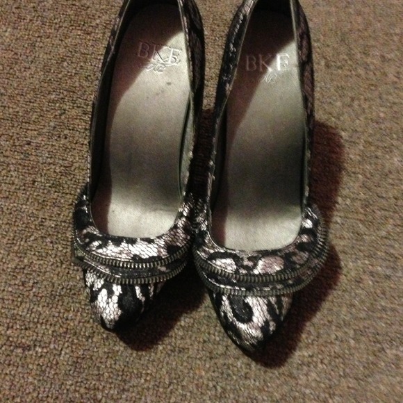 Bke lace heels