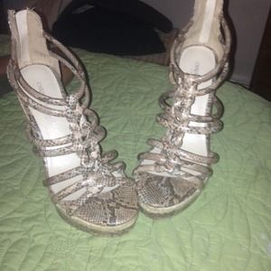 Snake skin wedge sz 81/2