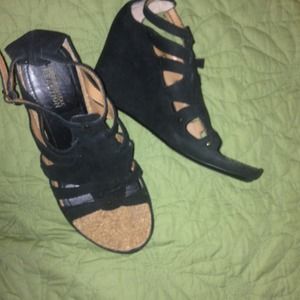 Kenneth Cole Reaction black sandal wedge sz 8