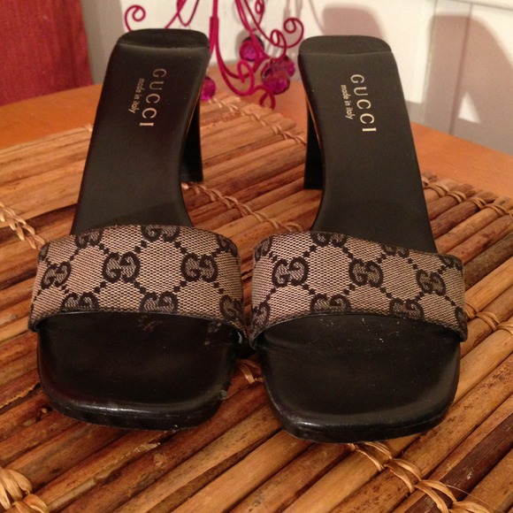 GUCCI Logo Black Sandal