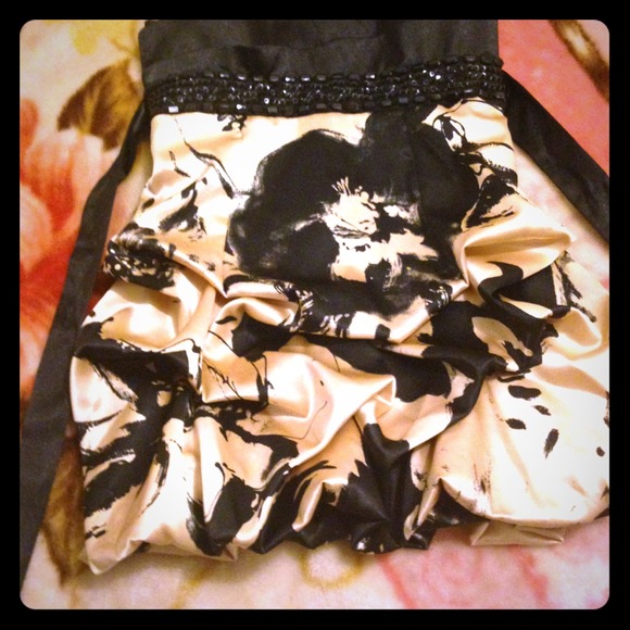 Dress never woren