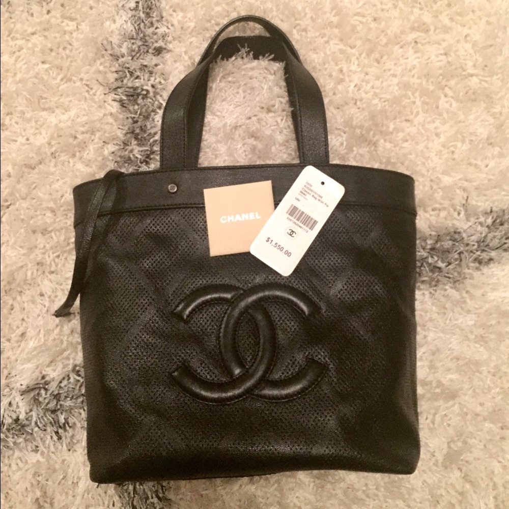 Classic Black CHANEL Quilted Bag