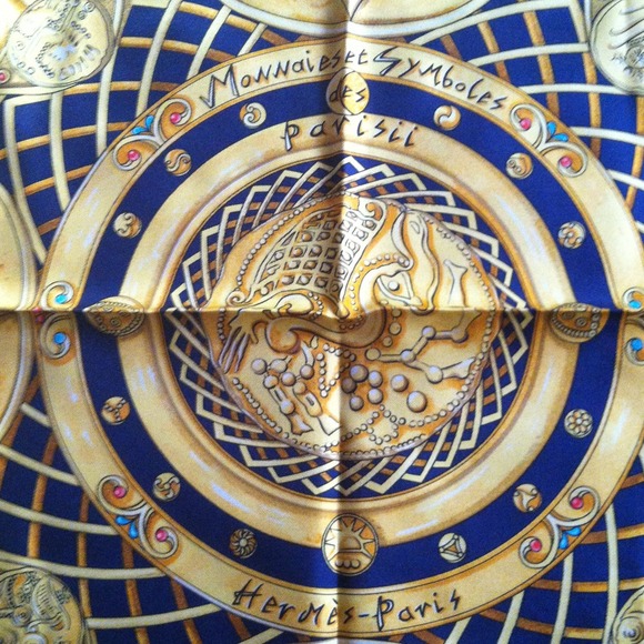 Hermes monnaieset scarf - Picture 2 of 4