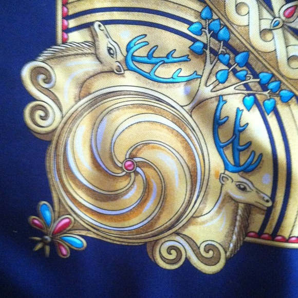 Hermes monnaieset scarf - Picture 3 of 4