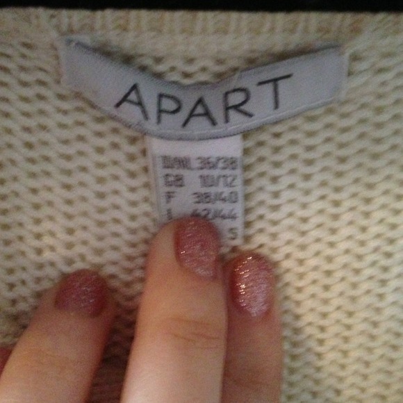 Apart size sm. wool oversize sweater in cream - Picture 3 of 3