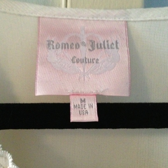 Romeo and Juliet white top size medium - Picture 2 of 2
