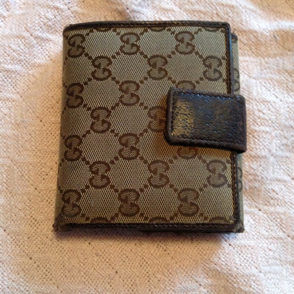 Gucci Wallet (authentic)