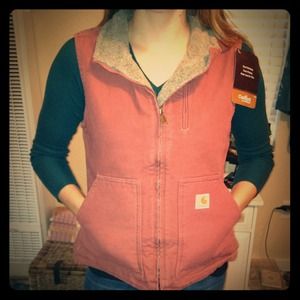 *RESERVED** BNWT Carhartt vest! Fleece lined!