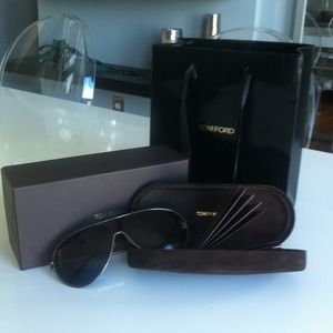 BRAND NEW! Tom Ford
Cecilio Aviator Sunglasses