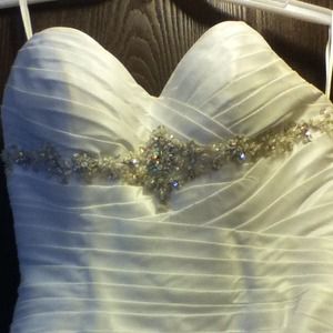 Never worn size 4 wedding dress