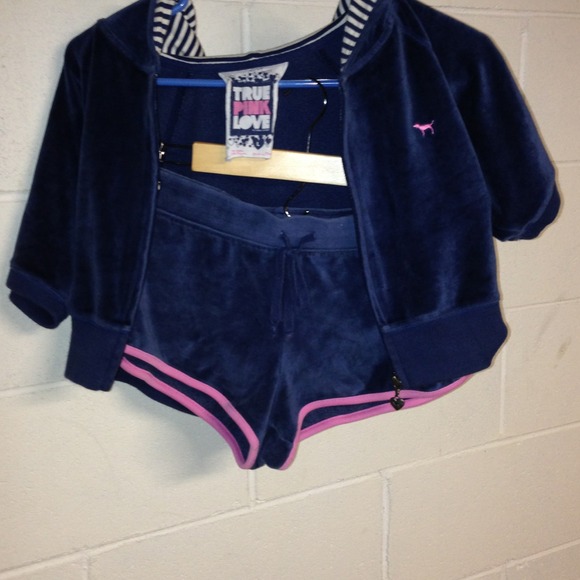 Victoria secrets LOVE PINK short outfit