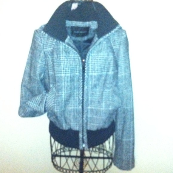 REDUCED Zara tweed jacket- super cute nearly new!