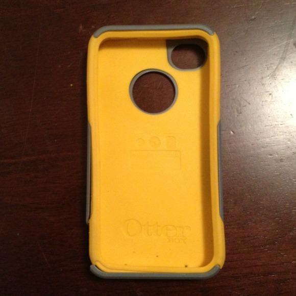 Reduced price••••Iphone 4S commuter case
