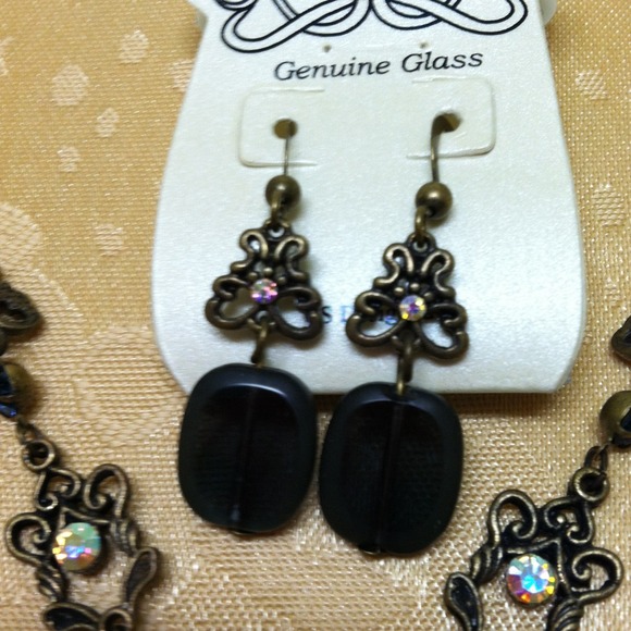 🎁Necklace & Matching Earrings - Picture 2 of 4