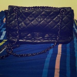 Oversized quilted shoulder bag