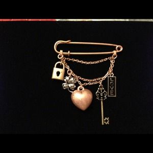 BRAND NEW - jewelmint lucky charms pin