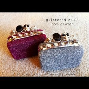 Skull Clutch