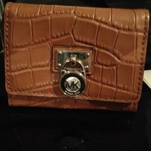 ⬇⬇Michael Kors wallet--REDUCED!