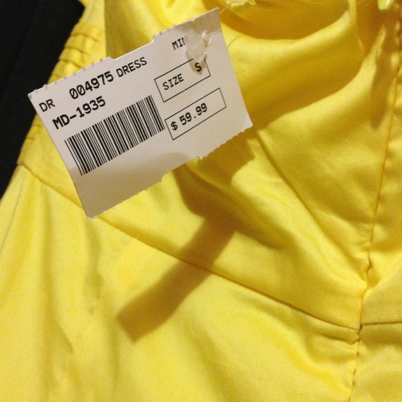 Yellow strapless dress - Picture 3 of 4