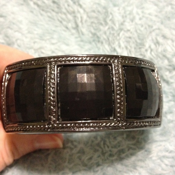 Hinged bracelet - Picture 4 of 4